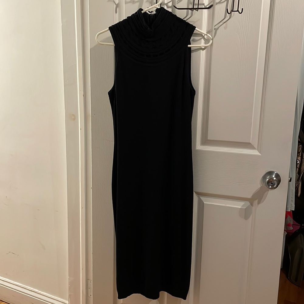 St. John Sport Size Medium dark navy wool sheath classic staple midi dress